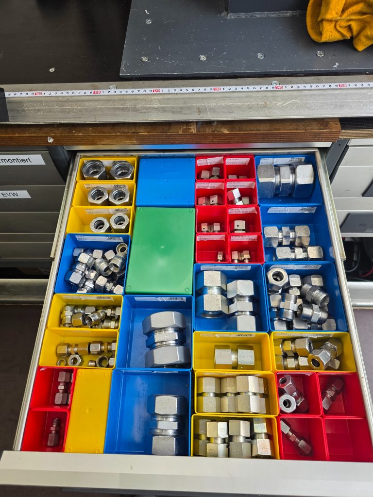 Verschraubungen und Adapter